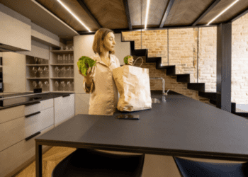 A Fresh Look at Warehouse Work in the USA