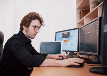 How can you get a cyber security degree?