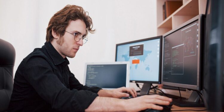 How can you get a cyber security degree?