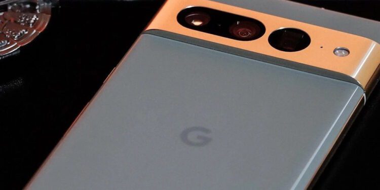 Google Pixel 8 Pro Design Leaks! 5-Year OS Updates Likely