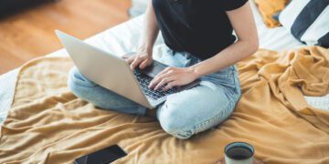 5 Surefire Ways To Earn Great Money Without Leaving Home