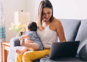 5 Clever Hustles to Keep Cash Flowing While on Maternity Leave