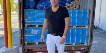 Advice from Flooring King to Young Entrepreneurs: Pick Up the Phone