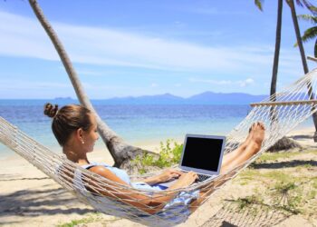 Uncover the Top Digital Nomad Companies Making Travel Easy