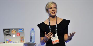 Unlock Your Potential: 5 Essential Tips for Aspiring Female Venture Capitalists