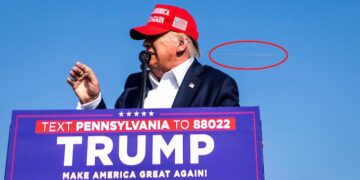 How Doug Mills Captured the Iconic Photo of Trump