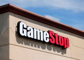 Gamestop reports $32.3 million quarterly loss