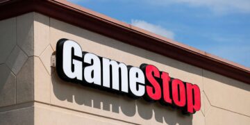Gamestop reports $32.3 million quarterly loss