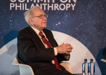 Buffett shakes up charity strategy in major announcement
