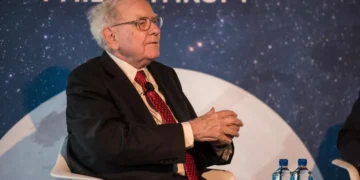 Buffett shakes up charity strategy in major announcement