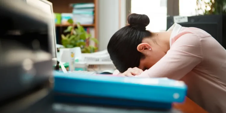 Revitalize Your Workday: 6 Simple Solutions to Combat Office Fatigue