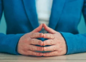 Unlock the Power of Body Language: 3 Proven Ways to Build Trust Instantly