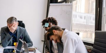 Stop Sounding Like Everyone Else: Avoid These Marketing Copywriting Clichés to Make Your Brand Shine