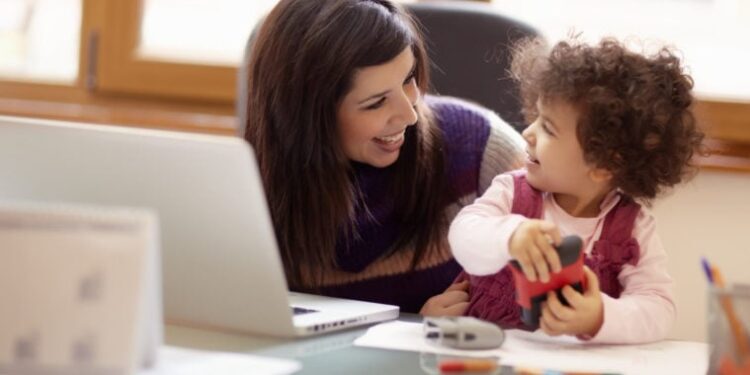 Master Your Hustle: Essential Tips for Single Mom Solopreneurs to Accomplish It All!