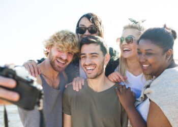 Unlock the 7 Essential Traits of a Charismatic Personality and How to Master Them!