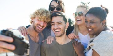 Unlock the 7 Essential Traits of a Charismatic Personality and How to Master Them!