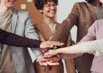 Discover the 8 Essential Elements of a Great Working Relationship