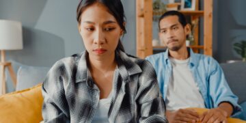 Spot the Signs: 13 Red Flags That Indicate a Toxic Relationship