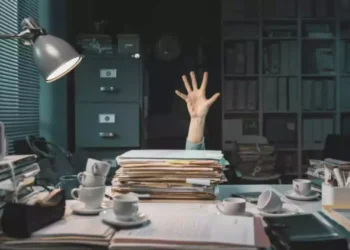 Feeling Overwhelmed at Work? Here Are 6 Things You Can Do Now