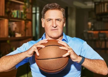 Mark Cuban: How a Garbage Bag Salesman Became an NBA Team Owner!