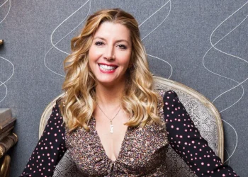 Discover the Surprising Secrets of Spanx Founder Sara Blakely: 5 Things You Never Knew!