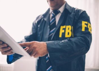 Master the Art of Reading People Like an FBI Agent