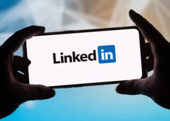 LinkedIn is Using Your Data to Train AI—Discover What It Means for Your Privacy and How You Can Opt Out!