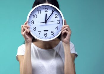 Navigating the Balance: Hustle Culture vs. Quiet Quitting