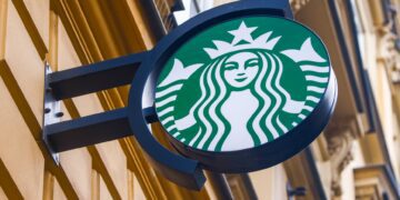 Starbucks to Reignite Customer Loyalty