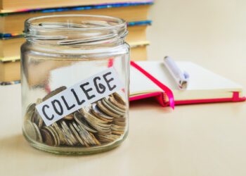 A Guide to Choosing the Perfect College Savings Account