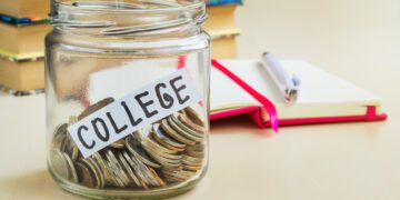 A Guide to Choosing the Perfect College Savings Account