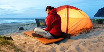 How to Successfully Move While Working Remotely